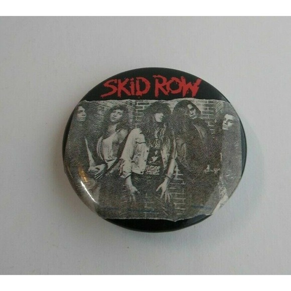 =Skid Row Vintage 1989 Badge Button Pin Unused Old Stock Pinback Heavy Metal - Picture 1 of 5
